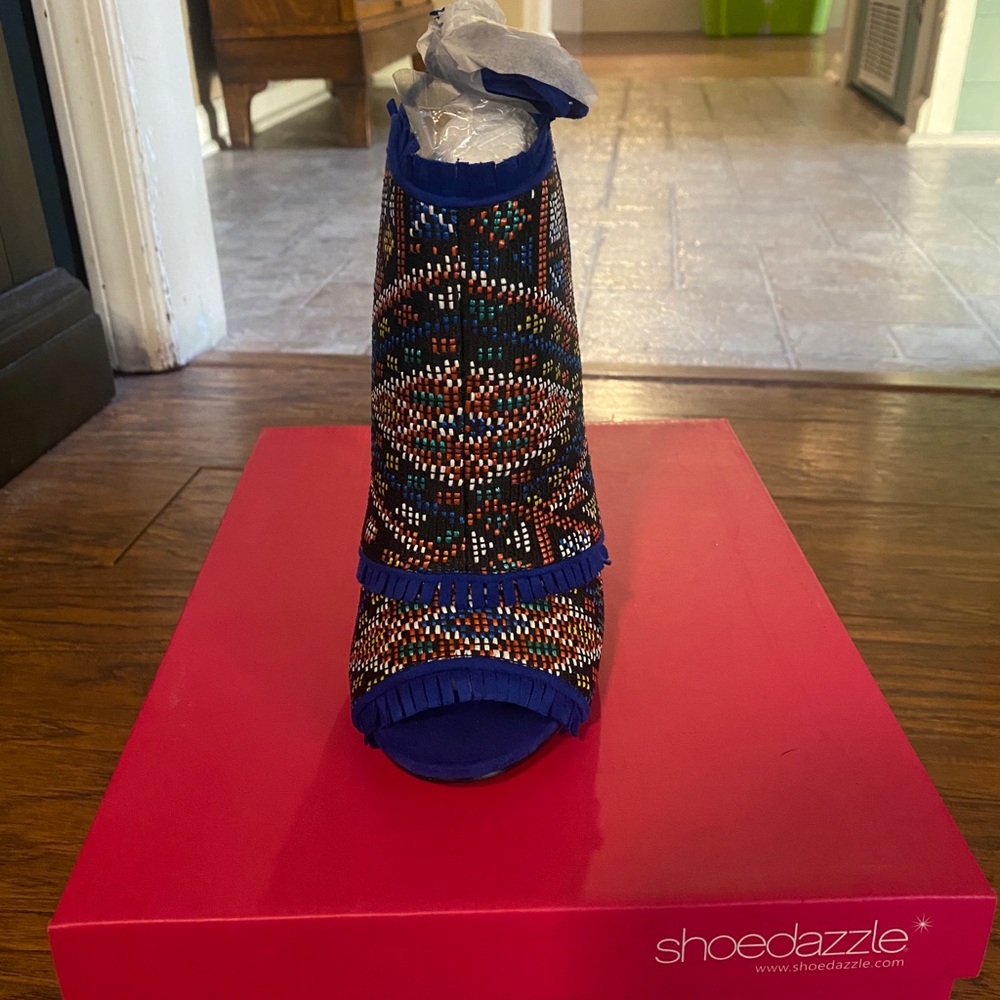 Shoes - Picture 4 of 5